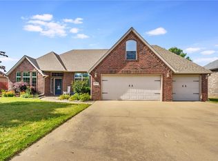 1504 SW Hayfield Ave, Bentonville, AR 72713