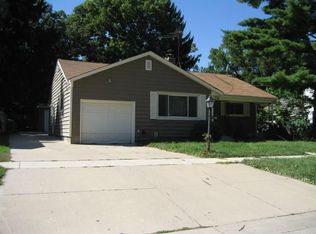 1158 Logan Ave, Elgin, IL 60120