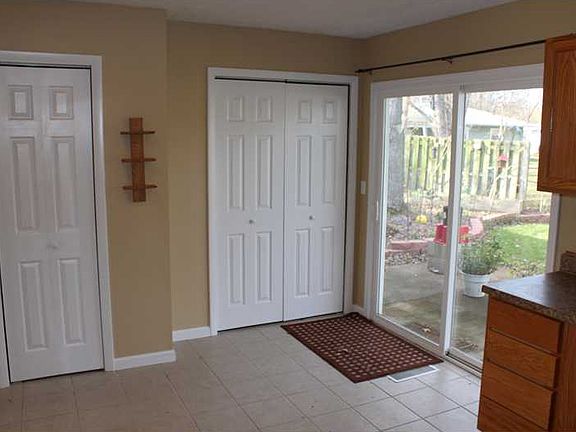 4th image of 206 W Joan St