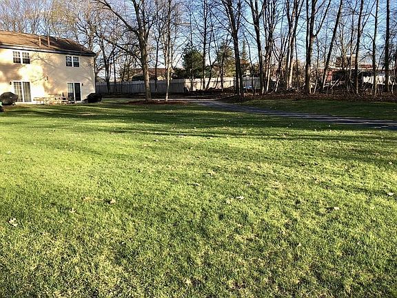 4th image of 56 Kennedy Dr #56