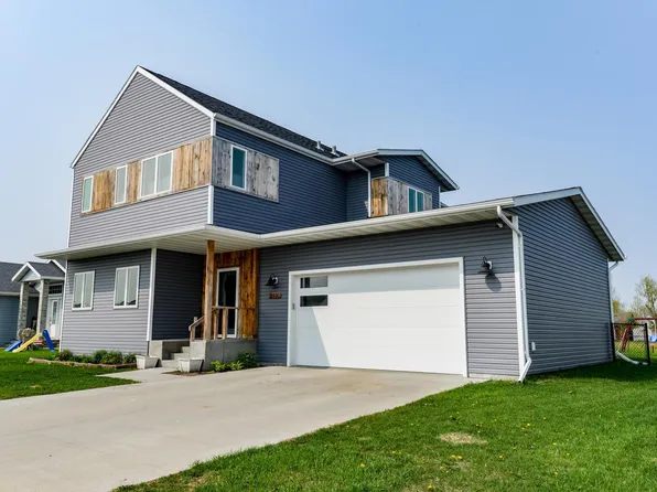 4423 15th St S, Moorhead, MN 56560