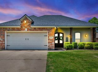 303 Camelback Dr, Bossier City, LA 71111