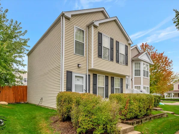 921 Symphony Dr, Aurora, IL 60504