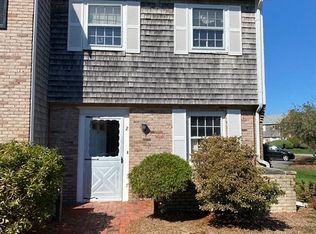 2 Louisburg Sq #2, Barnstable, MA 02630