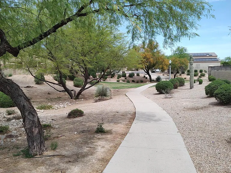 590 W Enchanted Desert Dr — Photo 4