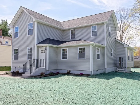45 Pleasant St, Medfield, MA 02052