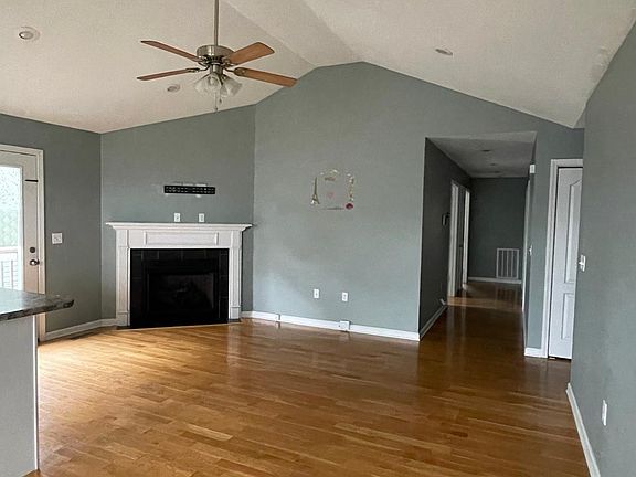 5th image of 281 Eagle Cove Dr