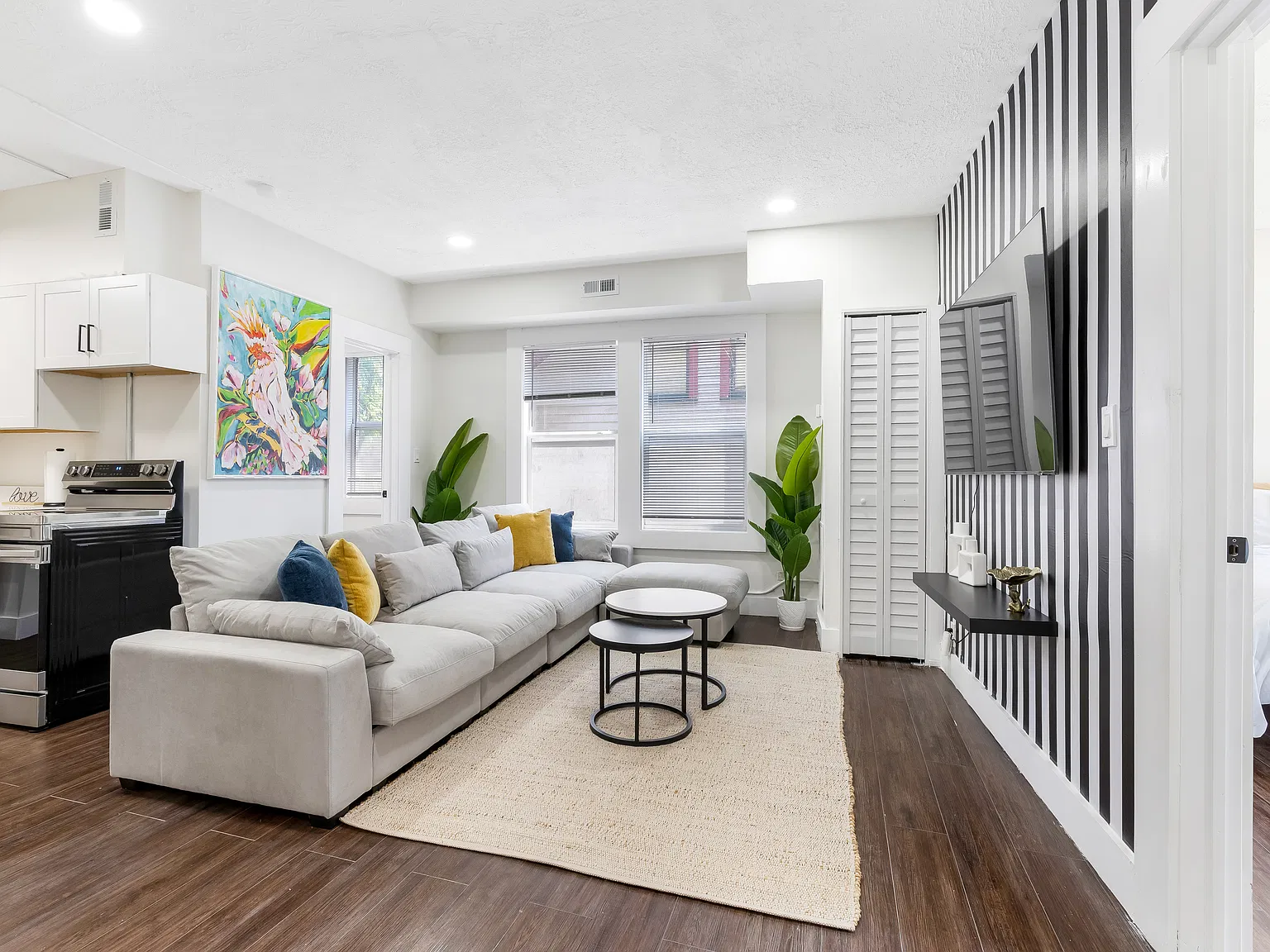 13476 Clifton Blvd — Photo 3