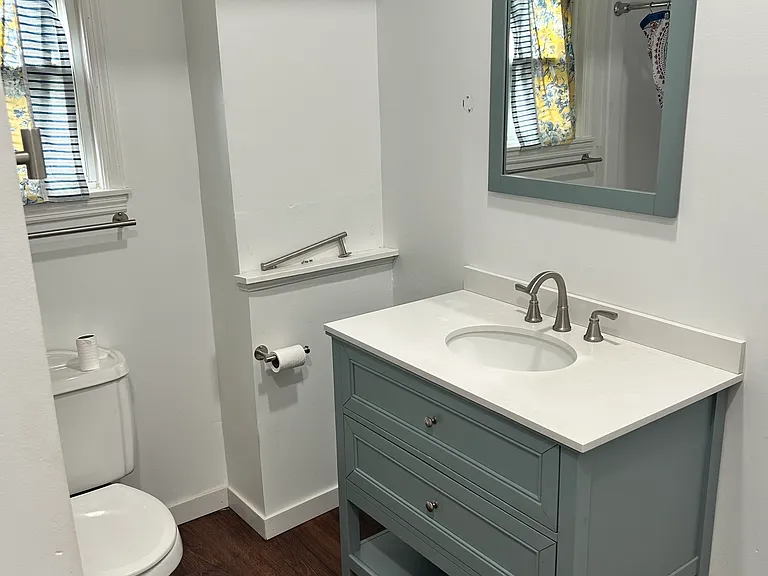 218 W Vine St — Photo 11