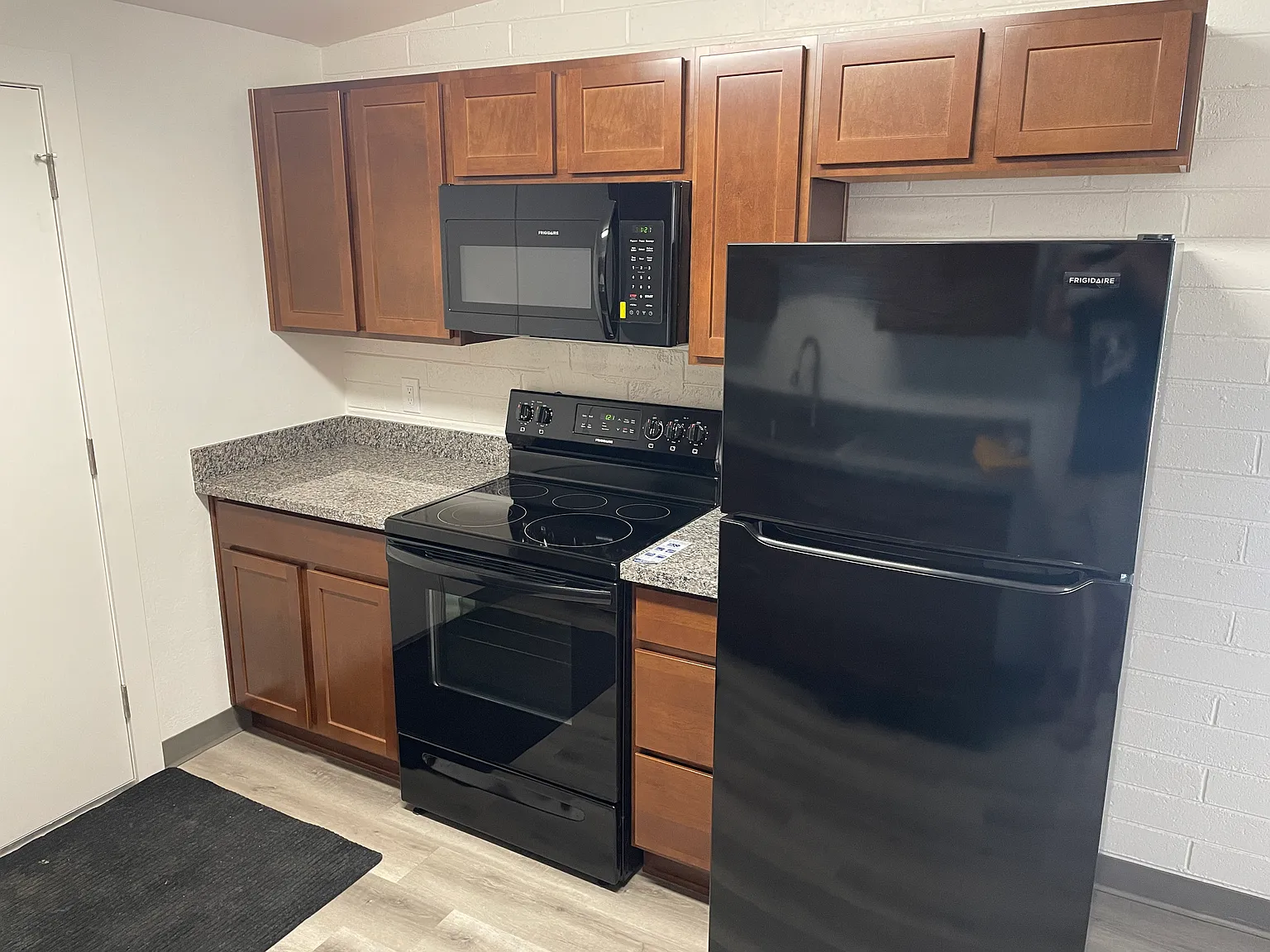 1 bed, 700 sqft, $1,150 — Photo 2