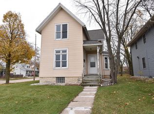 421 N Greenfield Ave, Waukesha, WI 53186