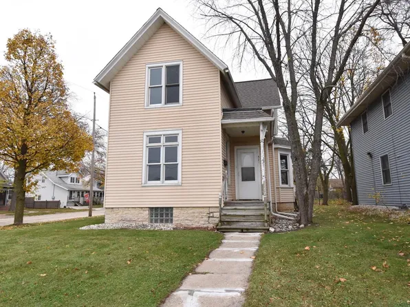 421 North Greenfield AVENUE, Waukesha, WI 53186