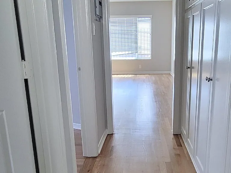 1802 N Wilton Pl — Photo 9