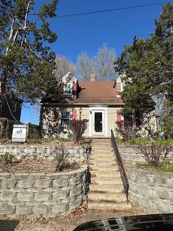3 bed, 2.0 bath, 1426 sqft, $2,400 — Photo 1