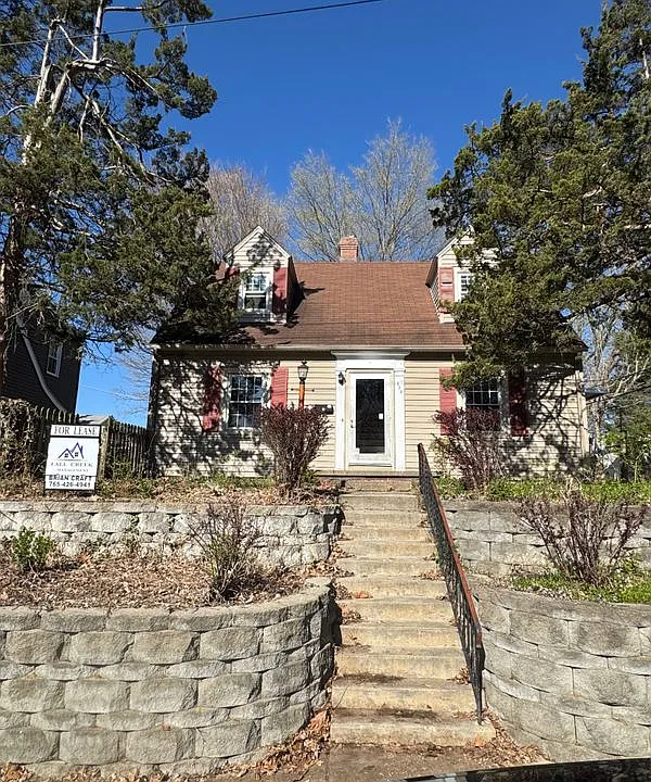 809 Vine St