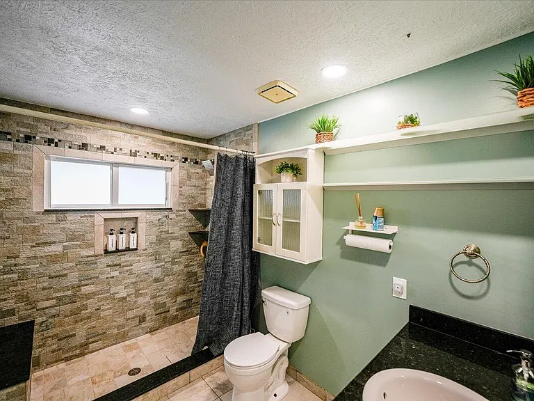 1326 SW Bartell Ave — Photo 39