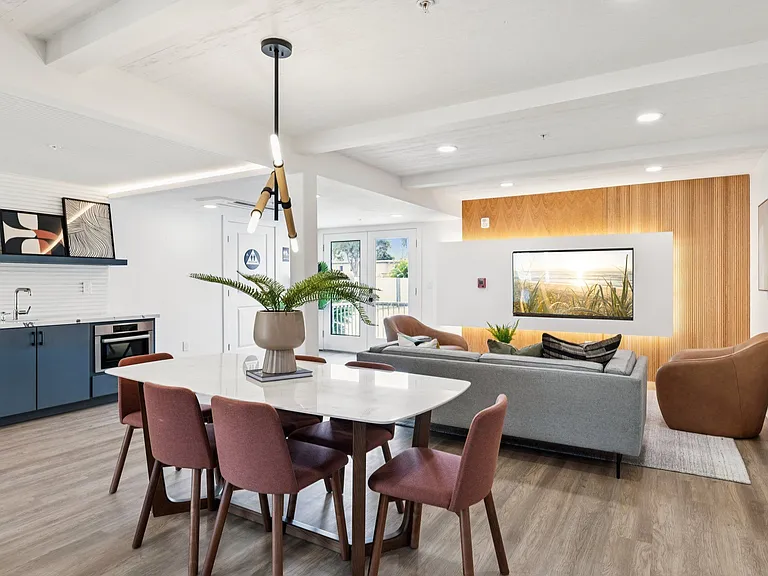 Ocean Villas Apartments — Photo 21