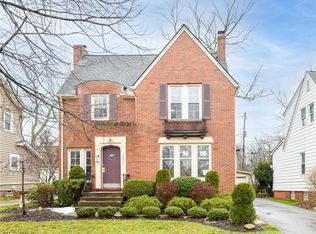 3562 Grosvenor Rd, Cleveland Heights, OH 44118