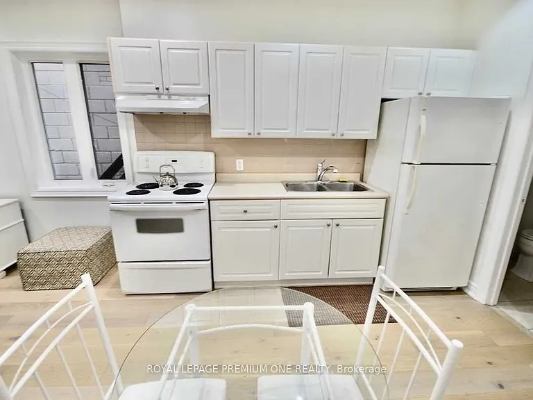 312 Rustic Rd #B — Photo 9