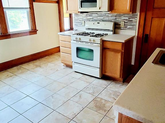 4th image of 8031 N 47th St