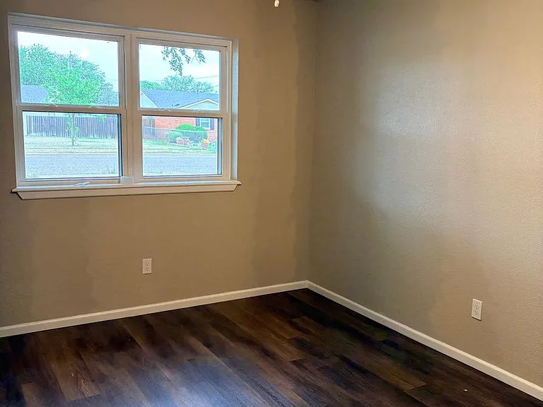 3705 Elkhart Ave — Photo 9