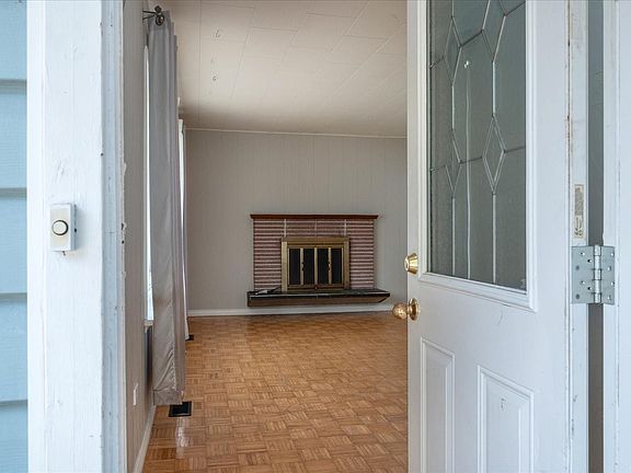 2nd image of 261 Villa Rd