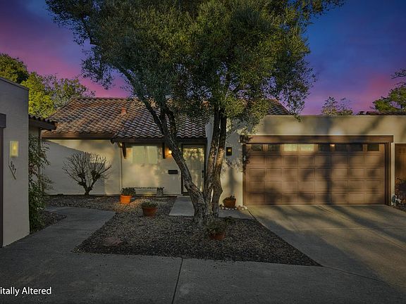 2nd image of 809 Shady Oak Drive