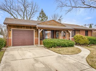 465 Bianco Dr, Elk Grove Village, IL 60007