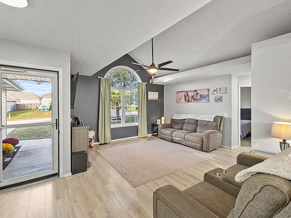 2nd image of 720 N Windmill Place