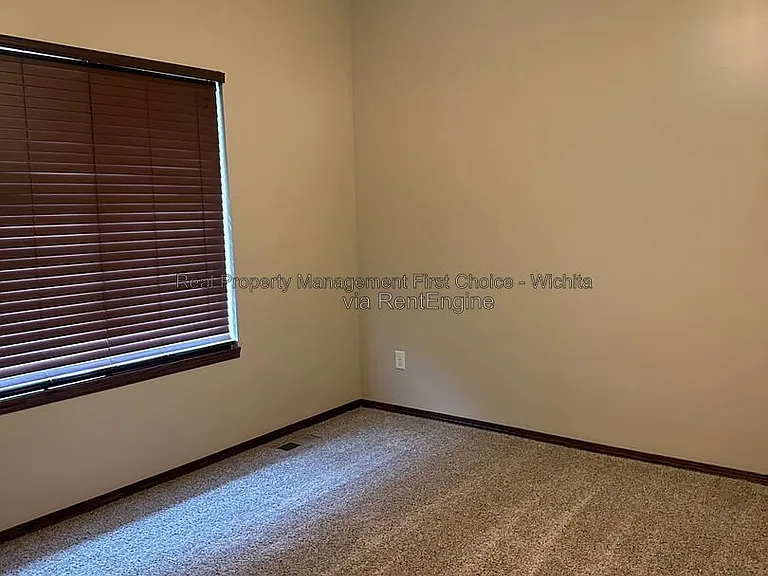 1548 W Hickory St — Photo 11