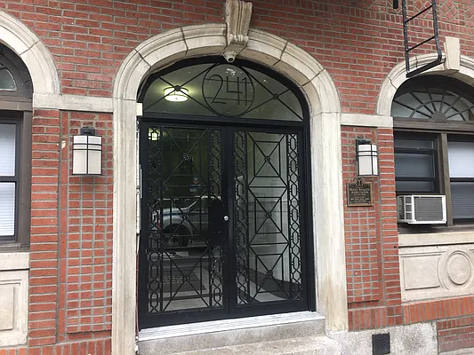 Rented by Mann Maurice A | media 1