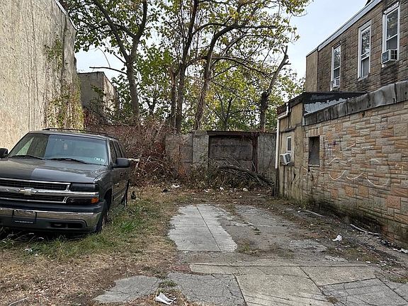 4th image of 2345 N 25th St