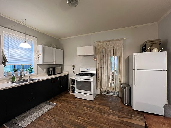 5th image of 835 NE 3rd Ave #1
