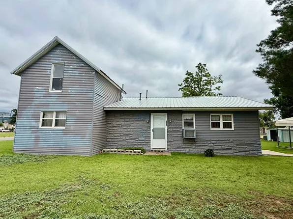 202 SE 3rd St, Laverne, OK 73848