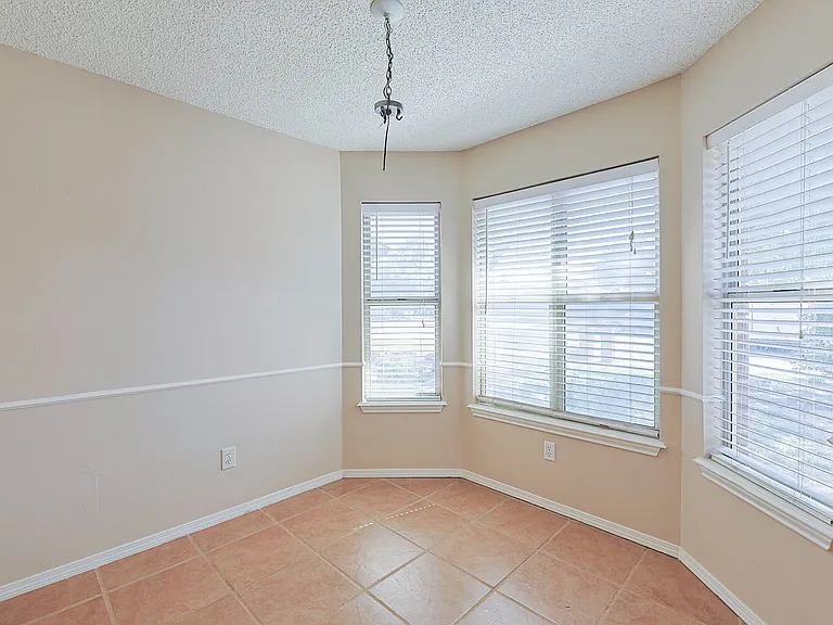 9708 Aberdeen Ave — Photo 16