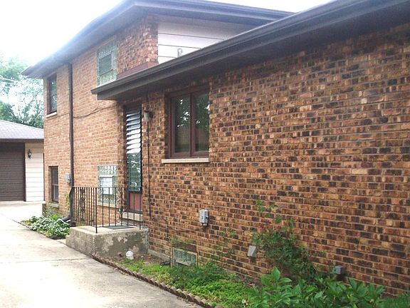 3rd image of 3832 Cuyler Ave