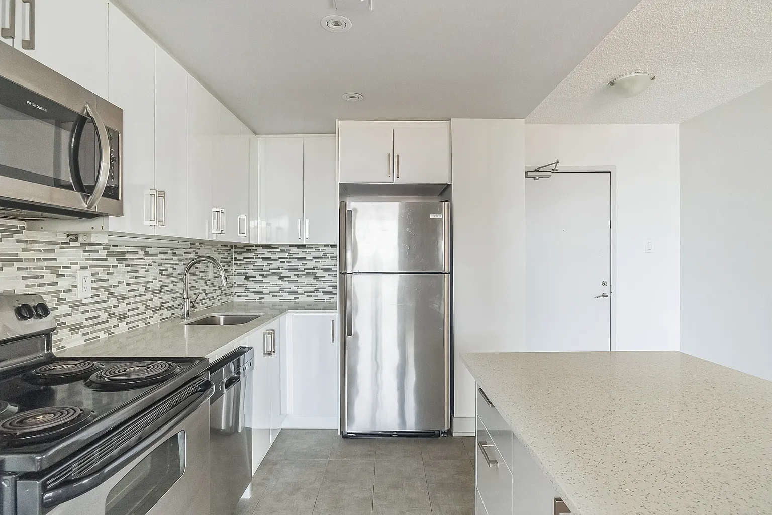 77 Davisville Ave #1261246 photo 1