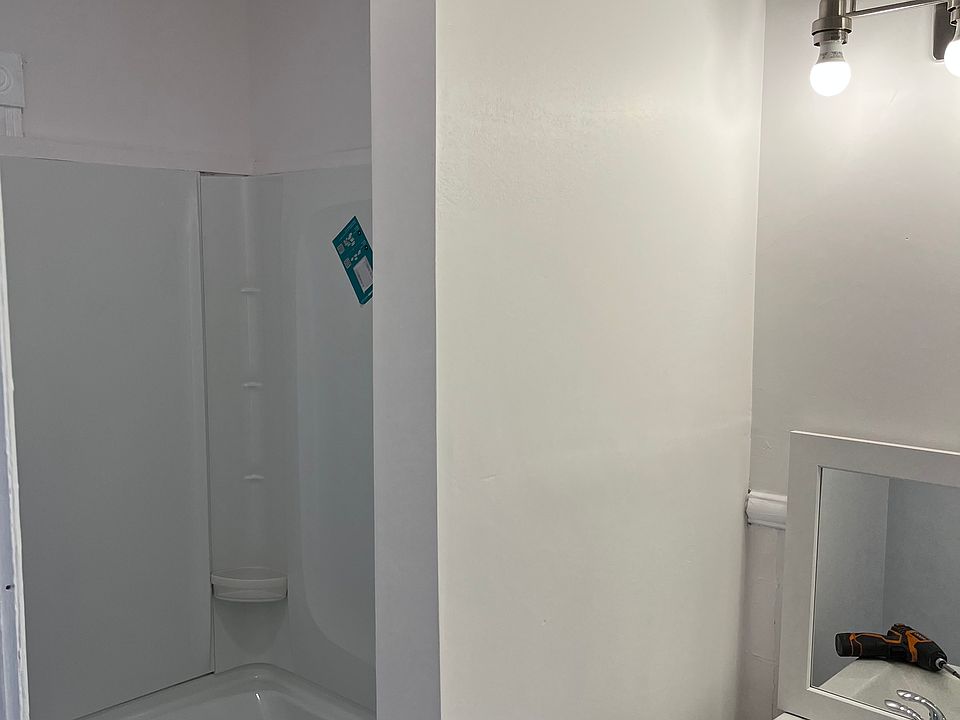 1st image of 211 Vernon St