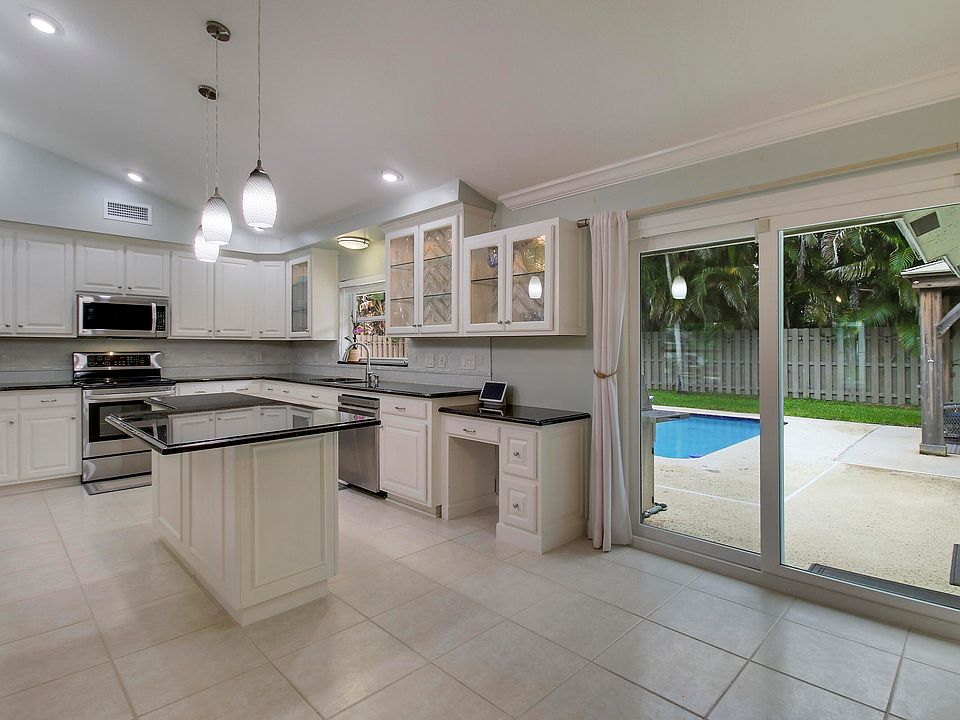 1st image of 19823 Hibiscus Drive