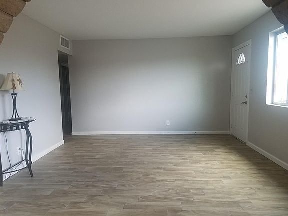 5th image of 3420 W Dahlia Dr