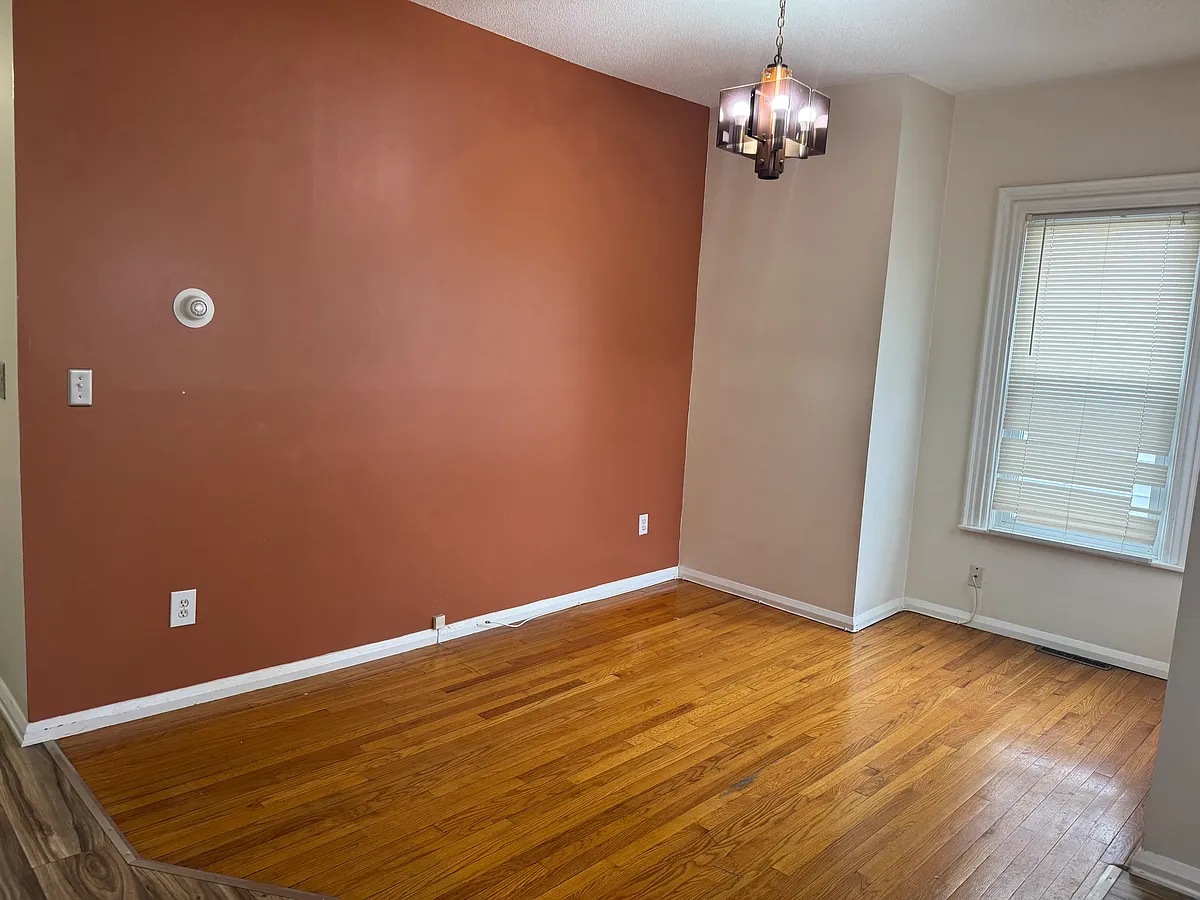 Building Photo - 19-21 Everett Ave #1