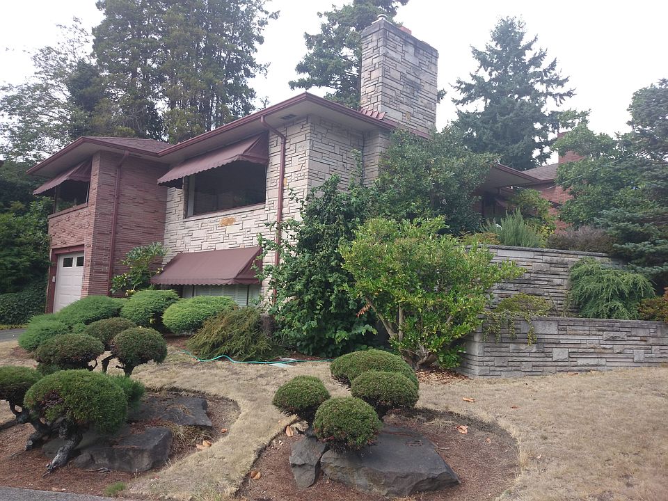 2nd image of 8927 41st Ave SW