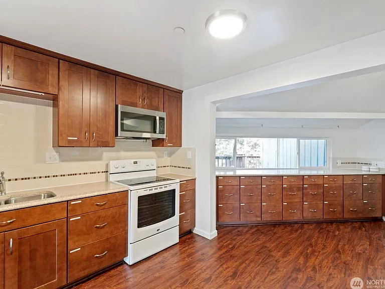 3109 24th Avenue Ct SE — Photo 10
