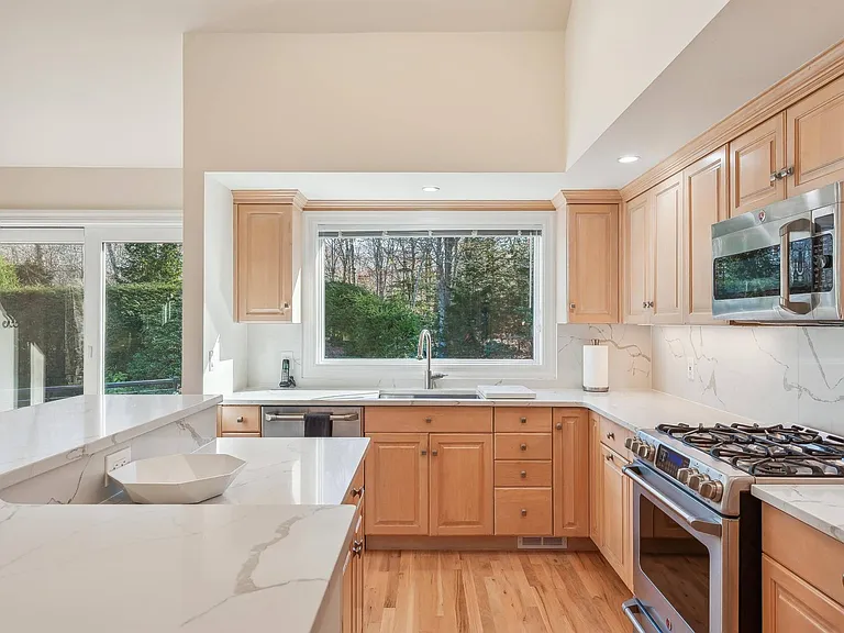 15 Eastwood Ct — Photo 13