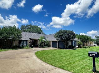 807 Trochta St, El Campo, TX 77437