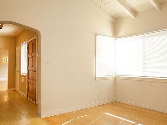 3rd image of 4925 Roosevelt Ave