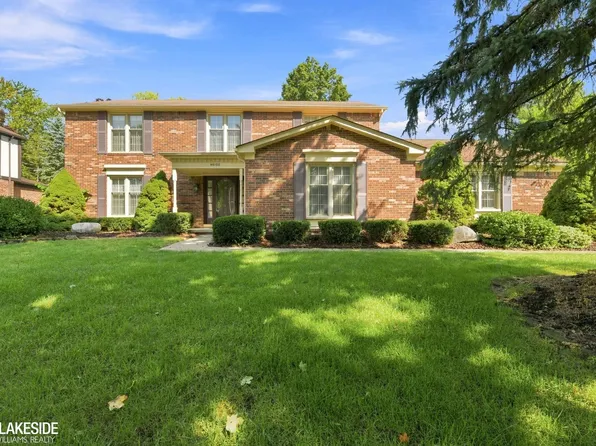 46100 Amesbury Dr, Plymouth, MI 48170