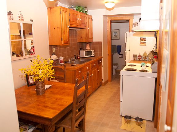5th image of 107 Franklin St #B