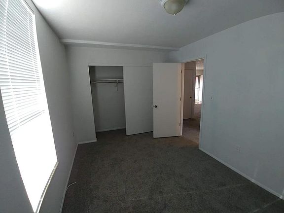 4th image of 329 N Columbine St