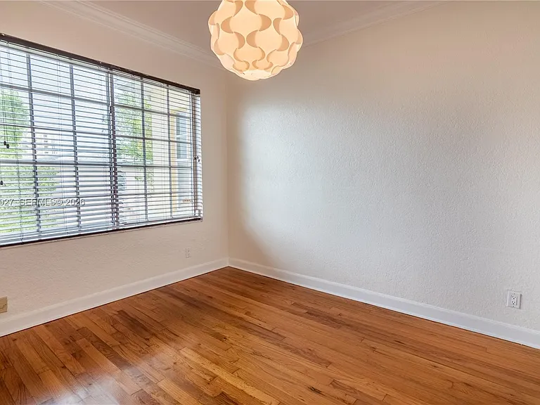 15 Madeira Ave #9 — Photo 8